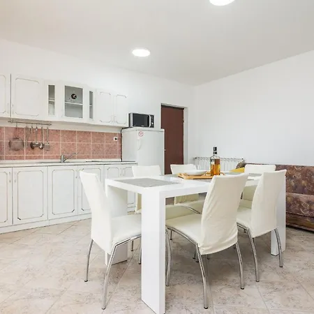 Napros 2 By Interhome Nin