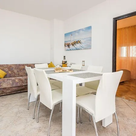 Napros 2 By Interhome Apartman